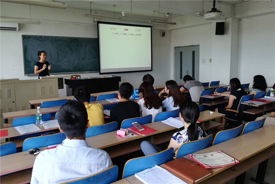 20170823能源与环境工程学院2017级本科生班导师、新生班主任聘任仪式顺利举行 (6)_副本.jpg